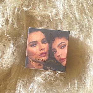 Kylie Cosmetics Everything Everywhere Gloss